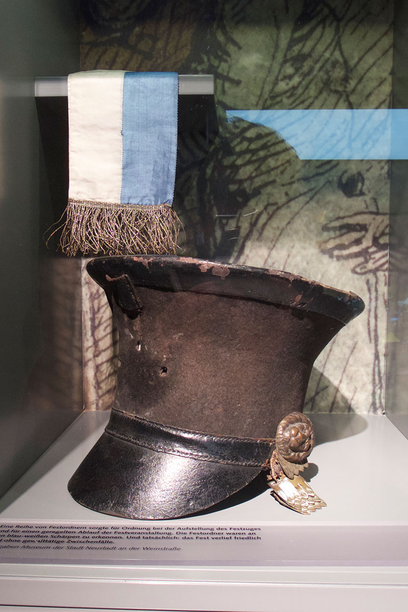 hambacher schloss hambacher fest inszenierte fuehrung neustadt weinstraße wiege demokratie