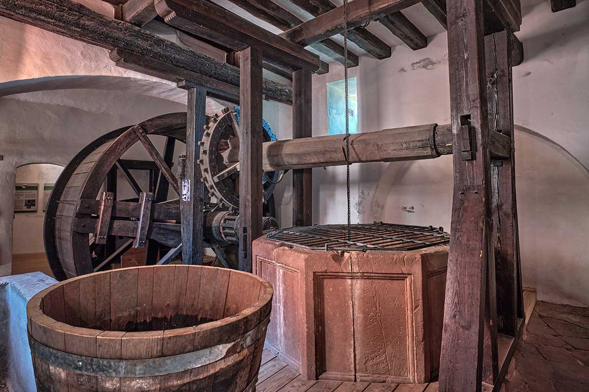 burg breuberg odenwald schlösser hessen brunnen