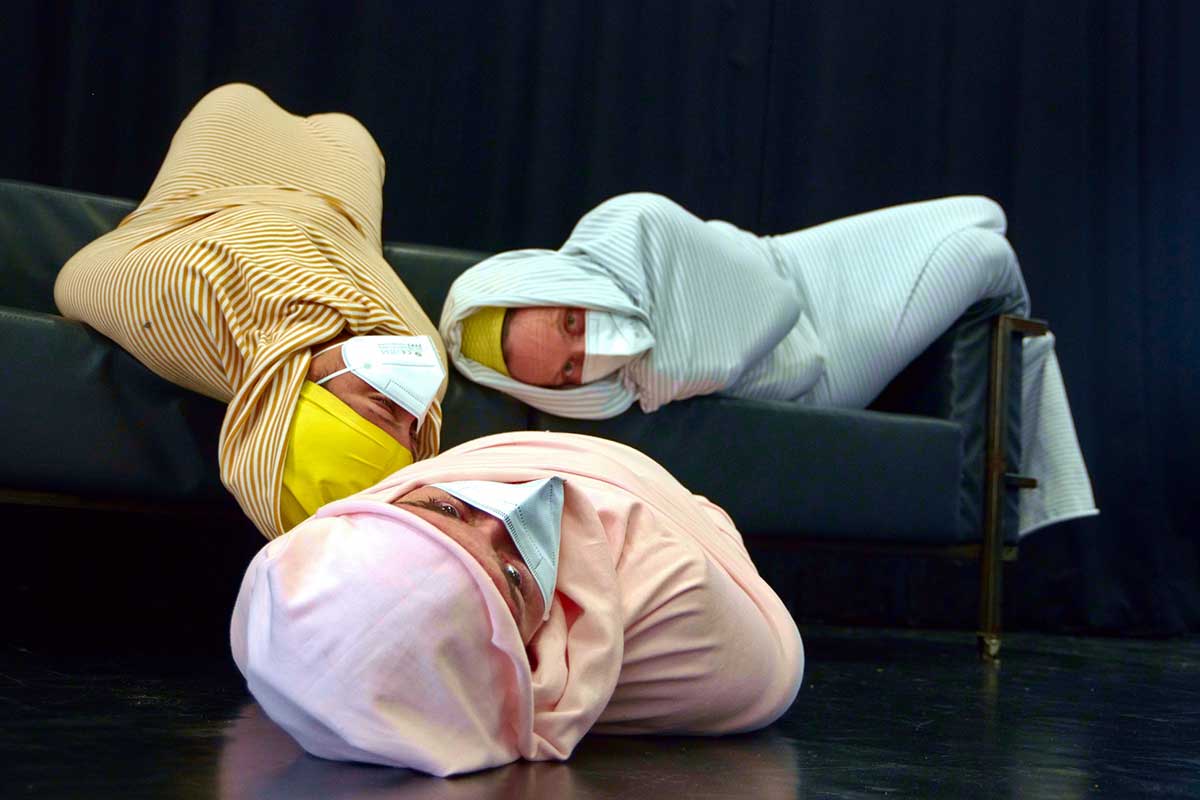 schillertage mannheim knochenarbeit Vanessa Stern zeitraumexit