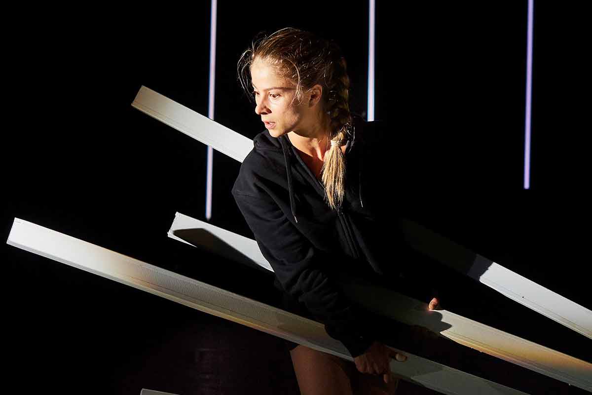 heidelberger stückemarkt helen hegemann bungalow simon solberg Düsseldorf Schauspielhaus